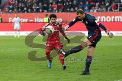 1. Bundesliga - Fußball - FC Ingolstadt 04 - FC Bayern - Almog Cohen (36, FCI) kommt zu spät Torwart Manuel Neuer (1 Bayern) rettet