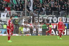 1. Bundesliga - Fußball - FC Ingolstadt 04 - Borussia Mönchengladbach - Tor für Gladbach, hängende Köpfe, Lukas Hinterseer (16, FCI) Sonny Kittel (21, FCI) Torwart Martin Hansen (35, FCI)