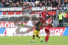 1. Bundesliga - Fußball - FC Ingolstadt 04 - Borussia Dortmund -Marcel Tisserand (32, FCI) Almog Cohen (36, FCI) Gonzalo Castro (BVB 27)