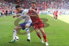1. Bundesliga - Fußball - FC Ingolstadt 04 - FC Schalke 04 - letzter Spieltag - Nabil Bentaleb (10 Schalke) Pascal Groß (10, FCI) Zweikampf