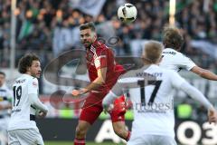 1. Bundesliga - Fußball - FC Ingolstadt 04 - Borussia Mönchengladbach - Lukas Hinterseer (16, FCI) links Fabian Johnson (#19 Gladbach)