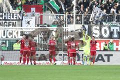 1. Bundesliga - Fußball - FC Ingolstadt 04 - Borussia Mönchengladbach - Tor für Gladbach, FCI Spieler monieren Hand, Torwart Martin Hansen (35, FCI) Marvin Matip (34, FCI)
