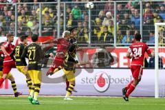 1. BL - Saison 2016/2017 - FC Ingolstadt 04 - Borussia Dortmund - Lezano Farina,Dario (#37 FCI) zum Treffer zum 2:0 - Marvin Matip (#34 FCI) - Jubel - Foto: Meyer Jürgen