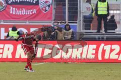 1. Bundesliga - Fußball - FC Ingolstadt 04 - Hamburger SV HSV - Mathew Leckie (7, FCI) wird verletzt ausgewechselt