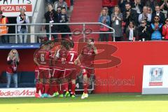 1. Bundesliga - Fußball - FC Ingolstadt 04 - 1. FSV Mainz 05 - Tor durch Kopfball Romain Brégerie (18, FCI) Jubel, Markus Suttner (29, FCI)  feuert Fans an