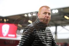 1. Bundesliga - Fußball - FC Ingolstadt 04 - Werder Bremen - Spiel ist aus, Niederlage im Abstiegskampf Cheftrainer Maik Walpurgis (FCI) geht vom Platz