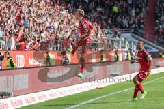 1. Bundesliga - Fußball - FC Ingolstadt 04 - 1. FSV Mainz 05 - Tor Jubel Florent Hadergjonaj (33, FCI) mit Marvin Matip (34, FCI)