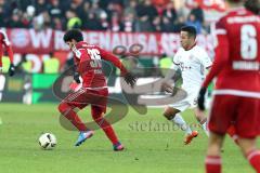 1. Bundesliga - Fußball - FC Ingolstadt 04 - FC Bayern - Almog Cohen (36, FCI) Thiago (6 Bayern)
