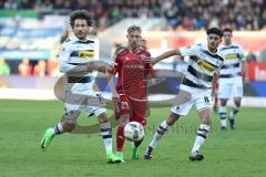 1. Bundesliga - Fußball - FC Ingolstadt 04 - Borussia Mönchengladbach - Fabian Johnson (#19 Gladbach) Sonny Kittel (21, FCI) Mahmoud Dahoud (#8 Gladbach)