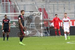 1. Bundesliga - Testspiel - Fußball - FC Ingolstadt 04 - VfB Stuttgart - rechts Torwart Fabijan Buntic (24, FCI) nach Einwechslung Tor bekommen, ratlos