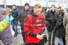 1. BL - Saison 2016/2017 - FC Ingolstadt 04 - Trainingsauftakt im neuen Jahr 2017 - Sonny Kittel (#21 FCI) Fans - Foto: Meyer Jürgen