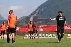 1. Bundesliga - Fußball - FC Ingolstadt 04 - Trainingslager - Vorbereitung - Training - Co-Trainer Argirios Giannikis (FCI) erklärt