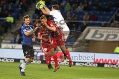 2. Bundesliga - Fußball - DSC Arminia Bielefeld - FC Ingolstadt 04 - Hauke Wahl (25, FCI) kommt zu spät Torwart Stefan Ortega Moreno (1 DSC) fängt