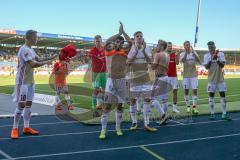2. BL - Saison 2017/2018 - Eintracht Braunschweig - FC Ingolstadt 04 - Die mannschaft bedankt sich bei den mitgereisten fans - Foto: Meyer Jürgen