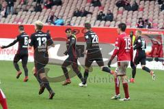 2. Bundesliga - 1. FC Kaiserslautern - FC Ingolstadt 04 - Darío Lezcano (11, FCI) trifft zum Tor Ausgleich 1:1 Jubel schaut Ball zum Tor nach, bedankt sich bei Stefan Kutschke (20, FCI)
