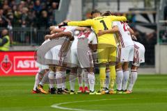 2. BL - Saison 2017/2018 - FC St. Pauli - FC Ingolstadt 04 - Die Mannschaft bildet einen Kreis vor dem Spiel - Foto: Meyer Jürgen