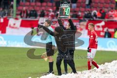 2. BL - Saison 2017/2018 - 1.FC Kaiserslautern - FC Ingolstadt 04 - Stefan Leitl (Cheftrainer FCI) gibt Anweisungen - Foto: Meyer Jürgen