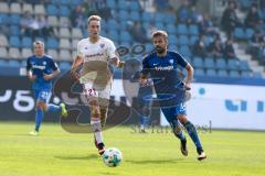 2. BL - Saison 2017/2018 - VFL Bochum - FC Ingolstadt 04 - Tobias Schröck (#21 FCI) Lukas Hinterseer (#16 Bochum) - - Foto: Meyer Jürgen
