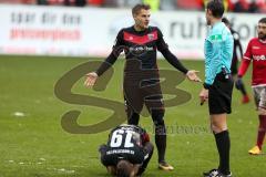 2. BL - Saison 2017/2018 - 1.FC Kaiserslautern - FC Ingolstadt 04 - #f15# - Marcel Gaus (#19 FCI) am Boden - Foul - Foto: Meyer Jürgen