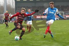 2. Bundesliga - Fußball - Holstein Kiel - FC Ingolstadt 04 - Thomas Pledl (30, FCI) Marvin Ducksch (10 Kiel)
