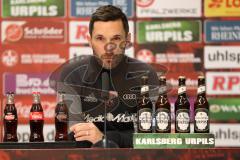 2. Bundesliga - 1. FC Kaiserslautern - FC Ingolstadt 04 - Pressekonferenz nach dem Spiel, Cheftrainer Stefan Leitl (FCI) fokusiert