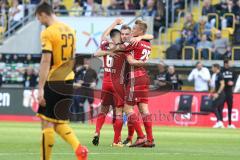 2. Bundesliga - Fußball - Dynamo Dresden - FC Ingolstadt 04 - Alfredo Morales (6, FCI) trifft zum 0:2 Jubel mit Max Christiansen (5, FCI) Hauke Wahl (25, FCI)