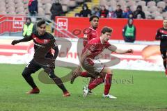 2. Bundesliga - 1. FC Kaiserslautern - FC Ingolstadt 04 - Darío Lezcano (11, FCI) trifft zum Tor Ausgleich 1:1 Jubel schaut Ball zum Tor nach