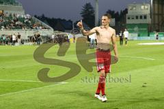 2. Bundesliga - Fußball - SpVgg Greuther Fürth FC Ingolstadt 04 - Stefan Kutschke (20, FCI) bedankt sich bei den Fans