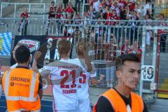 2. BL - Saison 2017/2018 - Eintracht Braunschweig - FC Ingolstadt 04 - Stefan Kutschke (#20 FCI) trifft zum 0:2 Führungstreffer und läuft auf die Fans zu - jubel - Foto: Meyer Jürgen