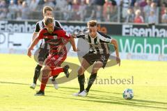 2. Bundesliga - Fußball - SV Sandhausen - FC Ingolstadt 04 - 1:0 - Zweikampf verloren Tobias Schröck (21, FCI) gegen Knipping, Tim (34 SV)