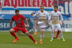 2. BL - Saison 2017/2018 - FC Heidenheim - FC Ingolstadt 04 - Sonny Kittel (#10 FCI) - Norman Theuerkauf (#30 Heidenheim) - Foto: Meyer Jürgen