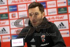 2. Bundesliga - Fußball - FC Ingolstadt 04 - Dynamo Dresden - Pressekonferenz nach dem Spiel Cheftrainer Stefan Leitl (FCI)