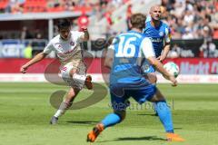 2. Bundesliga - Fußball - FC Ingolstadt 04 - Holstein Kiel - Alfredo Morales (6, FCI) zieht ab knapp vorbei ärgert sich