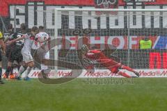 2. BL - Saison 2017/2018 - FC Ingolstadt 04 - FC St. Pauli - Orjan Nyland (#1 Torwart FCI) wehr einen Ball ab von Bouhaddouz Aziz St.Pauli #9 - Foto: Meyer Jürgen