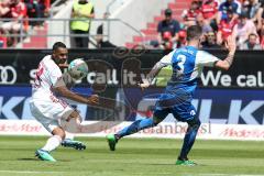 2. Bundesliga - Fußball - FC Ingolstadt 04 - Holstein Kiel - Marvin Matip (34, FCI) Dominik Schmidt (3 Kiel)