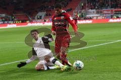 2. Bundesliga - Fußball - FC Ingolstadt 04 - SV Sandhausen - Paulo Otavio (4, FCI) wird von Markus Karl gestoppt