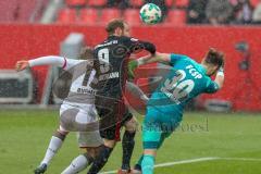 2. BL - Saison 2017/2018 - FC Ingolstadt 04 - FC St. Pauli - #f9 mit einer Torchance - Kopfball - Himmelmann Robin Torwart St.Pauli - Foto: Meyer Jürgen