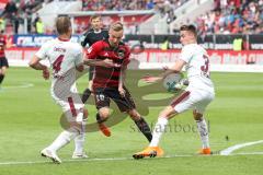 2. Bundesliga - Fußball - FC Ingolstadt 04 - 1. FC Nürnberg - Joss Almeida Santos Ewerton (4FCN) Sonny Kittel (10, FCI) Ondřej Petrák (31 FCN)