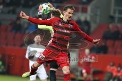 2. Bundesliga - Fußball - FC Ingolstadt 04 - VfL Bochum - Stefan Kutschke (20, FCI) kommt nicht hinTorwart Riemann, Manuel (VfL 1)