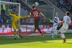 2. BL - Saison 2017/2018 - FC Ingolstadt 04 - Arminia Bielefeld - Stefan Kutschke (#20 FCI) mit dem Kopfball zum 1:0 Führungstreffer - jubel - Stefan Ortega Morena (Torwart #1 Bielefeld) - Foto: Meyer Jürgen