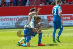 2. BL - Saison 2017/2018 - FC Ingolstadt 04 - Holstein Kiel - Almog Cohen (#8 FCI) holt den Ball schnell aus den Tor - Foto: Meyer Jürgen