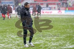 2. Bundesliga - Fußball - FC Ingolstadt 04 - FC St. Pauli - Cheftrainer Stefan Leitl (FCI) geht enttäuscht vom Platz, 0:1 Niederlage