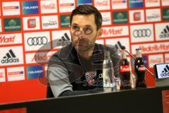2. Bundesliga - Fußball - FC Ingolstadt 04 - FC St. Pauli - Pressekonferenz nach dem Spiel, Cheftrainer Stefan Leitl (FCI)