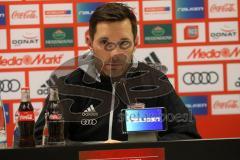 2. Bundesliga - FC Ingolstadt 04 - Eintracht Braunschweig - Pressekonferenz nach dem Spiel Cheftrainer Stefan Leitl (FCI)