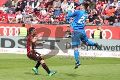 2. Bundesliga - Fußball - FC Ingolstadt 04 - 1. FC Nürnberg - Almog Cohen (8, FCI) kommt zu spät Torwart Fabian Bredlow (24 FCN)