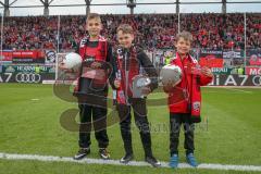 2. BL - Saison 2017/2018 - FC Ingolstadt 04 -1. FC Nürnberg - Gewinner vom Speedball vor dem Spiel - Die Kinder hatten den schnellsten Schuss - Foto: Meyer Jürgen