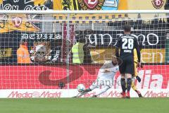 2. Bundesliga - Fußball - FC Ingolstadt 04 - Dynamo Dresden - Elfmeter gegen Ingolstadt Torwart Örjan Haskjard Nyland (1, FCI)