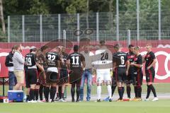 2. Bundesliga - Fußball - Testspiel - FC Ingolstadt 04 - Karlsruher SC - Ansprache in der Pause Cheftrainer Maik Walpurgis (FCI)