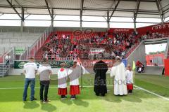 2. Bundesliga - Fußball - FC Ingolstadt 04 - Saisoneröffnung - Testspiel - Gottesdienst im Stadion mit Pfarrer Dr. Jürgen Habermann und Ericht Schredl