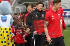 2. Bundesliga - Fußball - FC Ingolstadt 04 - Saisoneröffnung - Audi Schanzer Fußballschule im Stadion - Einlauf Spalier - Maximilian Thalhammer (17, FCI)